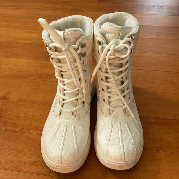 Women’s winter boots - Picture 2 of 3